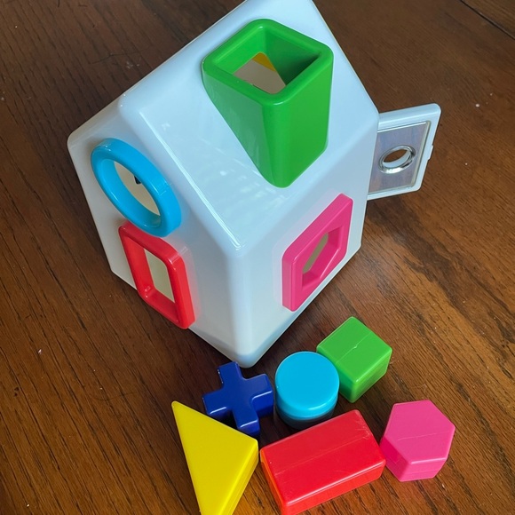 Kid O Sort-a-Shape House - Picture 8 of 12